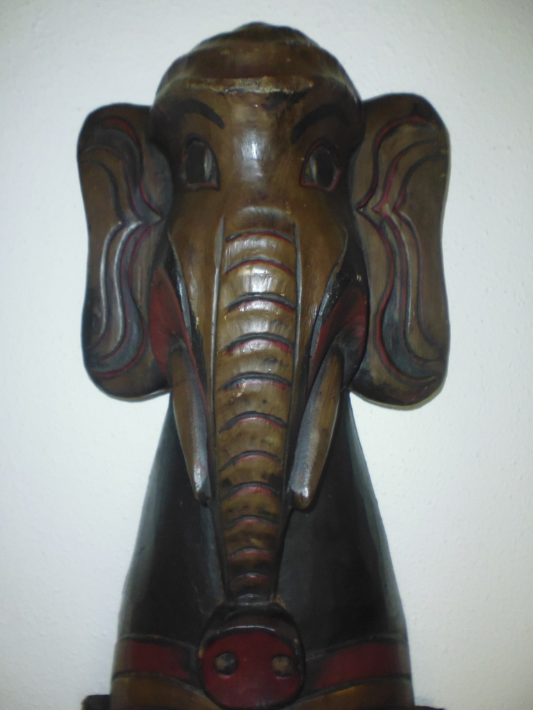 Elephant mask Kenia