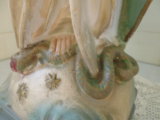 Groot gipsen Mariabeeld 1920