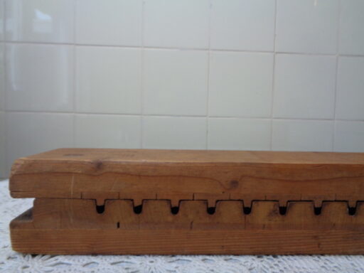 Oude houten sigarenmal