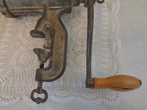 Husqvarna Vintage gehaktmolen
