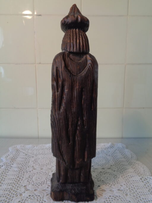 Houten beeld Wijze man