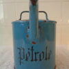 Vintage kan Petrole