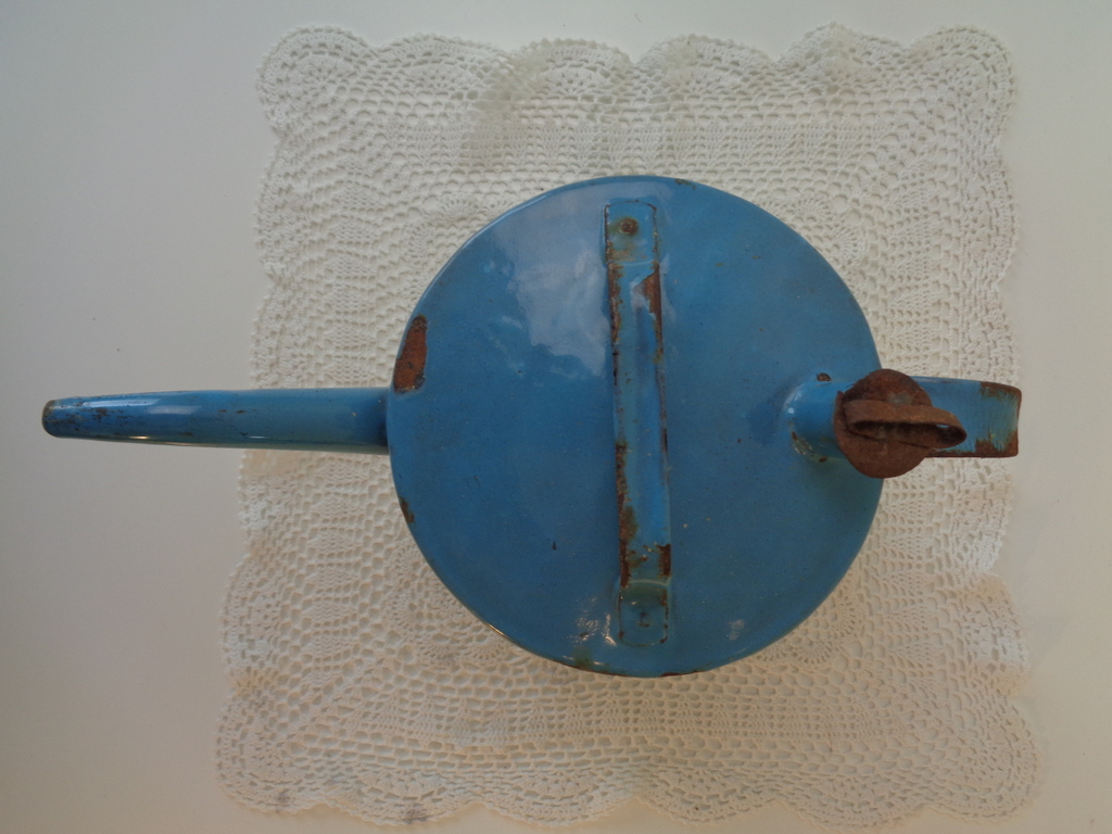 Vintage kan Petrole