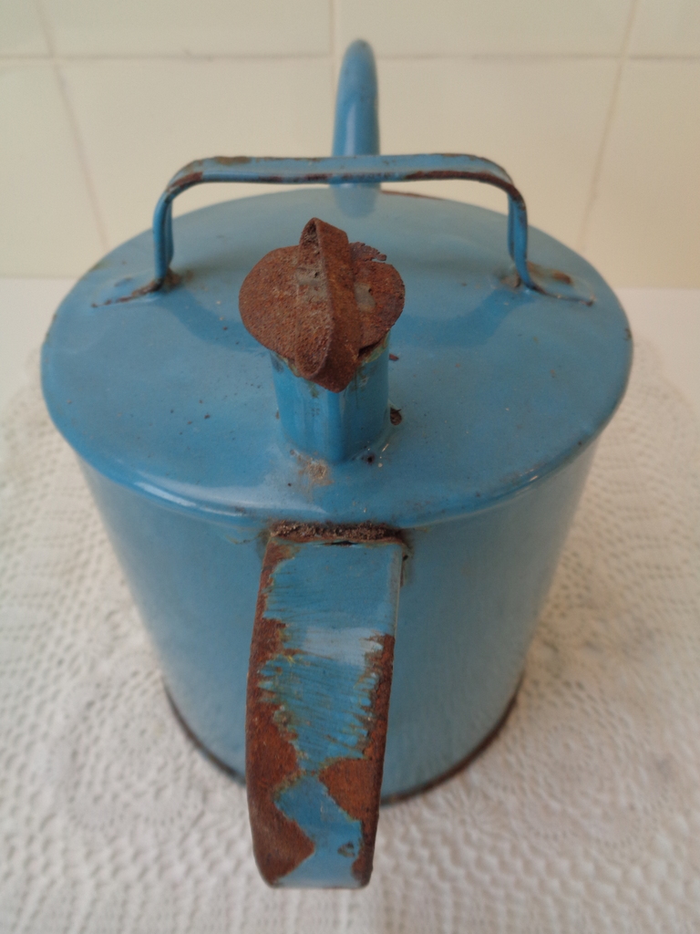 Vintage kan Petrole