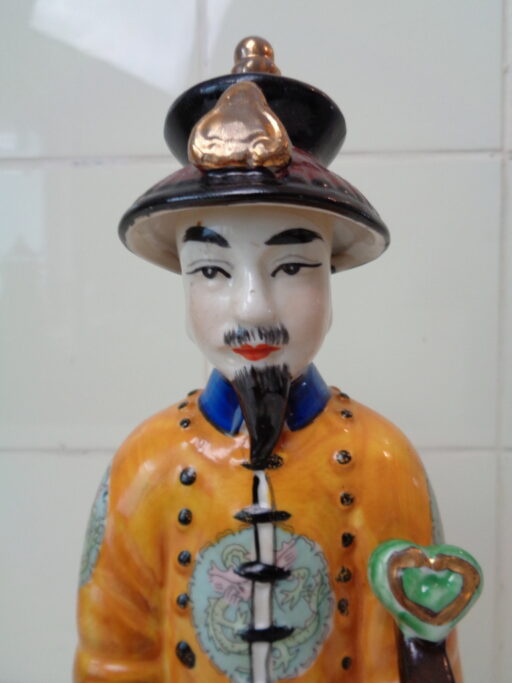 Gesigneerd terracotta beeld