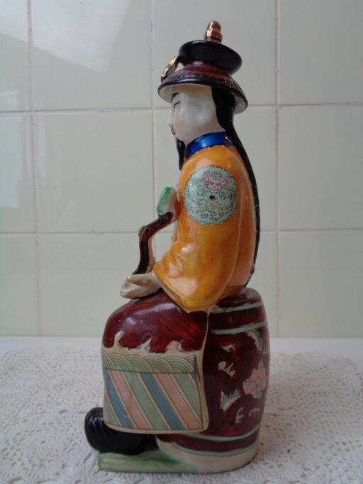 Gesigneerd terracotta beeld