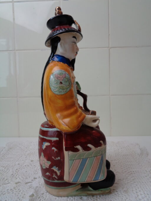 Gesigneerd terracotta beeld
