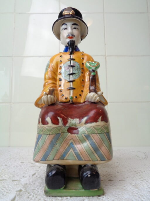 Gesigneerd terracotta beeld