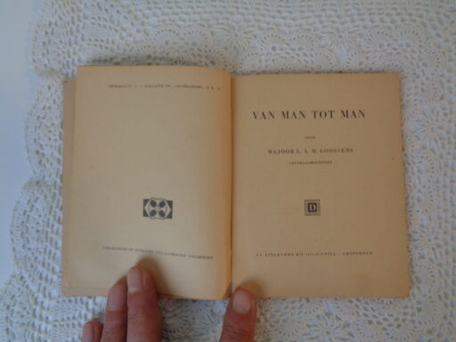 Van man tot man door Majoor L.A.M. Goossens