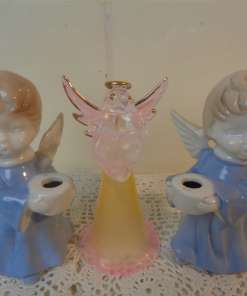 Prachtige engelen van glas en aardewerk