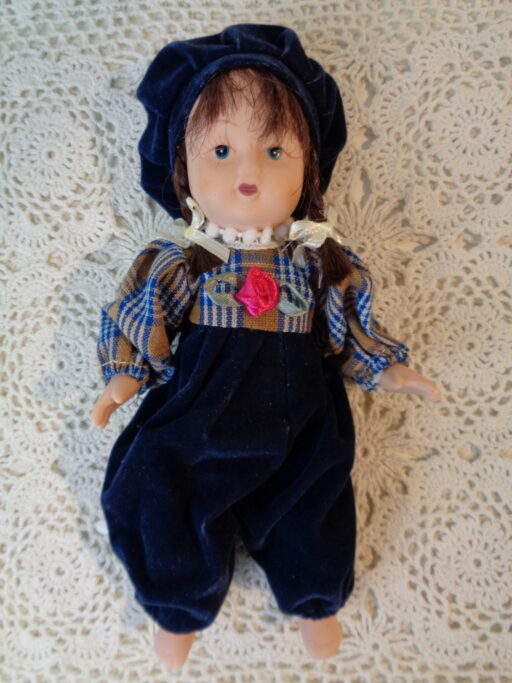Antieke porseleinen poppen