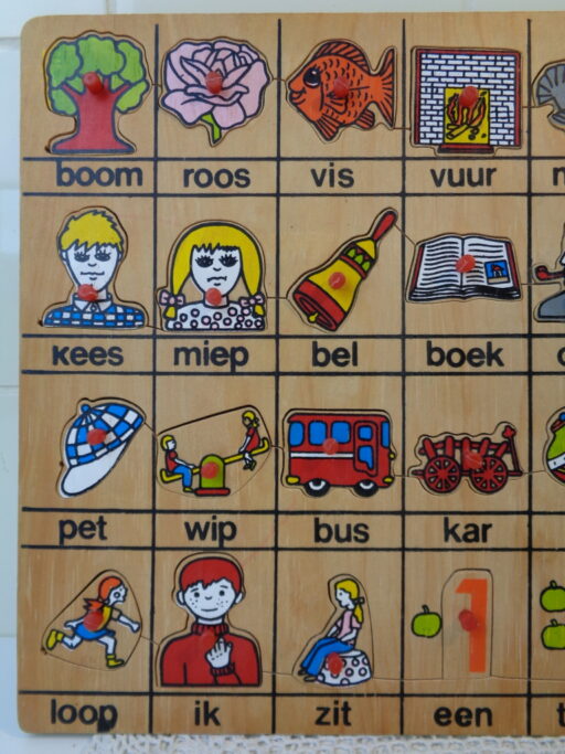Alternative view of Leesplank puzzel uit grootmoeders tijd