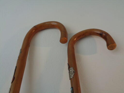 Collectie wandelstokken uit grootmoeders tijd