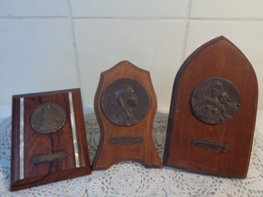 Drie antieke panelen