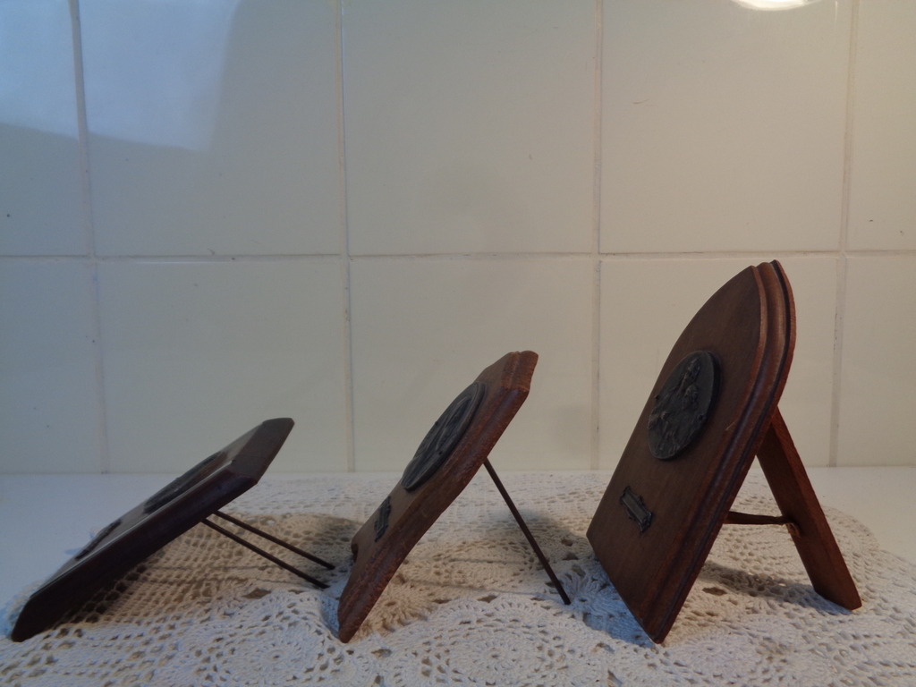 Drie antieke panelen