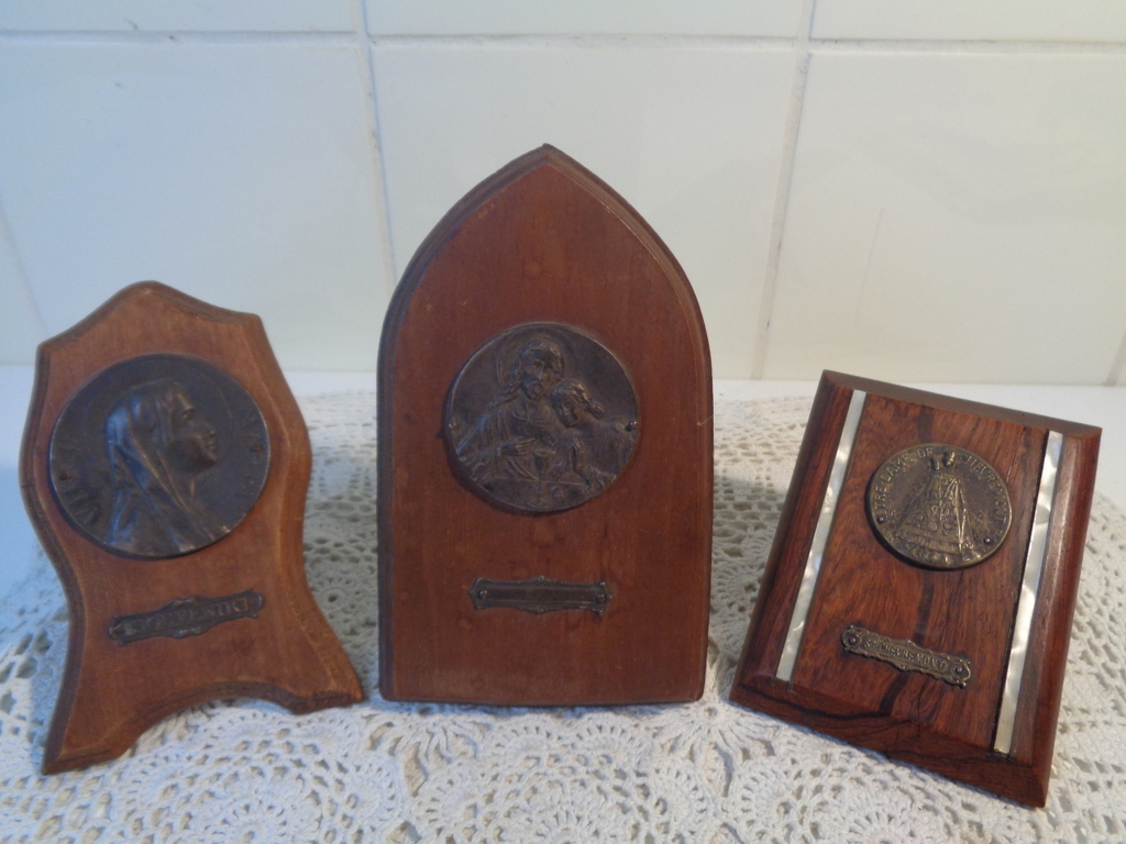 Drie antieke panelen