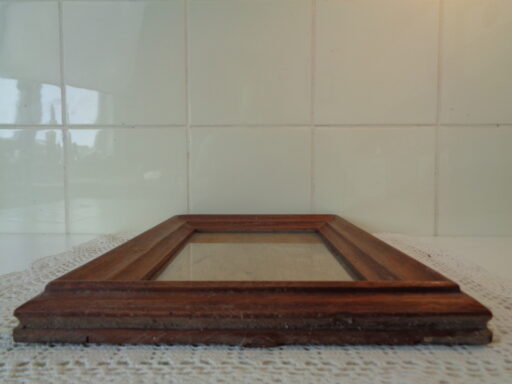 Eikenhouten geprofileerde lijst