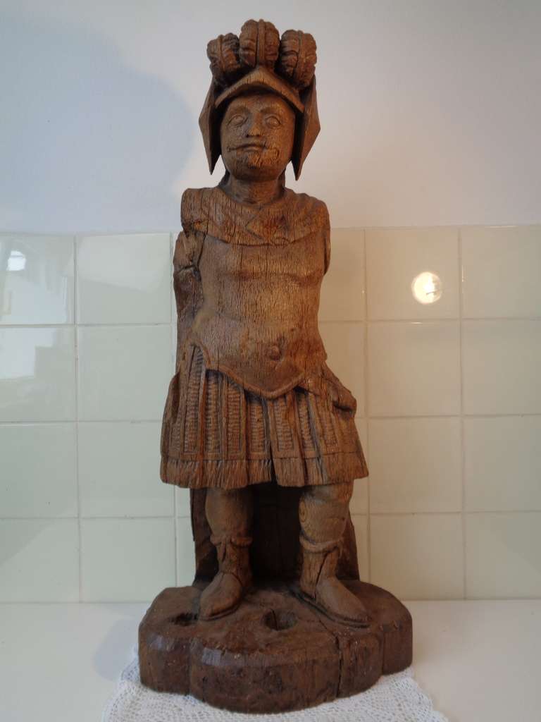 Middeleeuwse sculptuur van een Romeinse soldaat