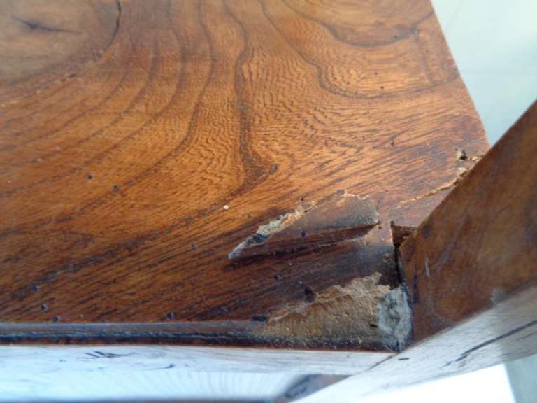 Antiek walnoten houten nacht kastje uit grootmoeders tijd