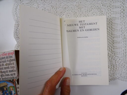 Het Nieuwe Testament KBS 1971 in fraaie opberghoes
