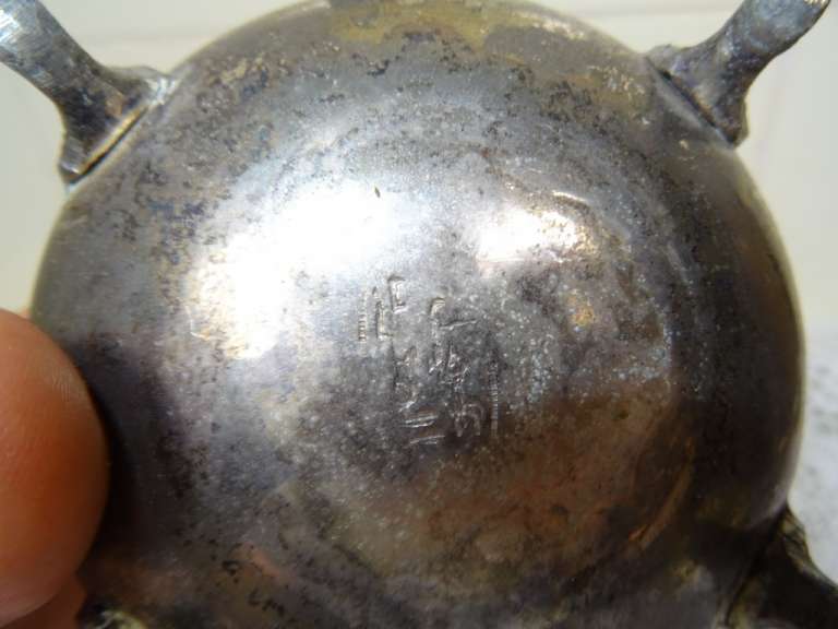 Antieke zilveren of verzilverde theepot