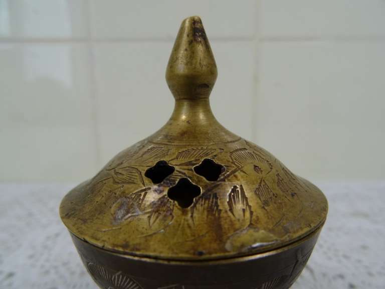 Antiek koperen potje voor wierook uit India