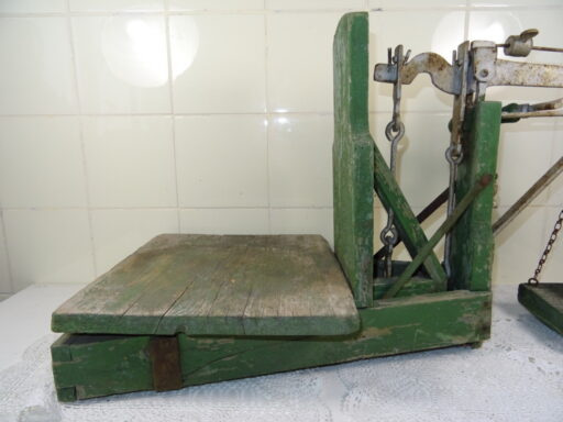 Antieke houten bascule weegschaal