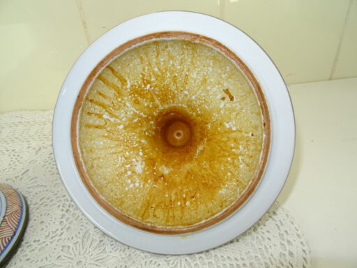 Aardewerk of porseleinen kelk Calf Faenza Italy