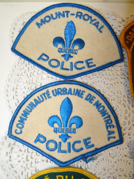 Alternative view of Collectie badges van politie en schietclubs