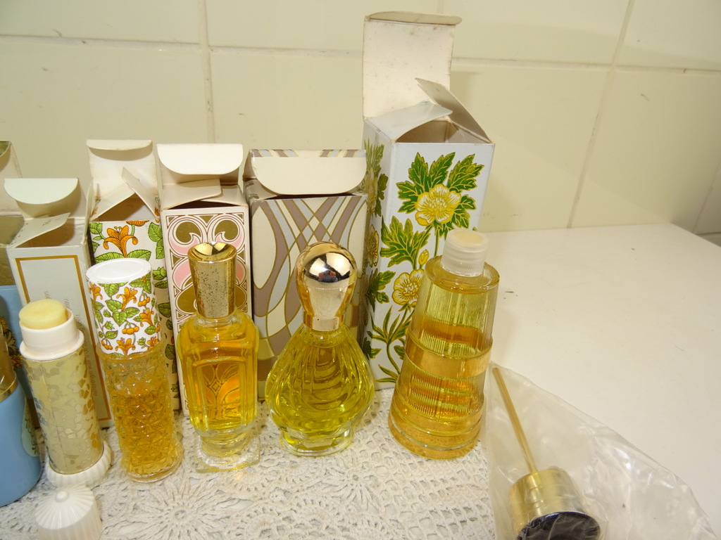 Collectie vintage Avon Eau de Cologne - Afbeelding 8