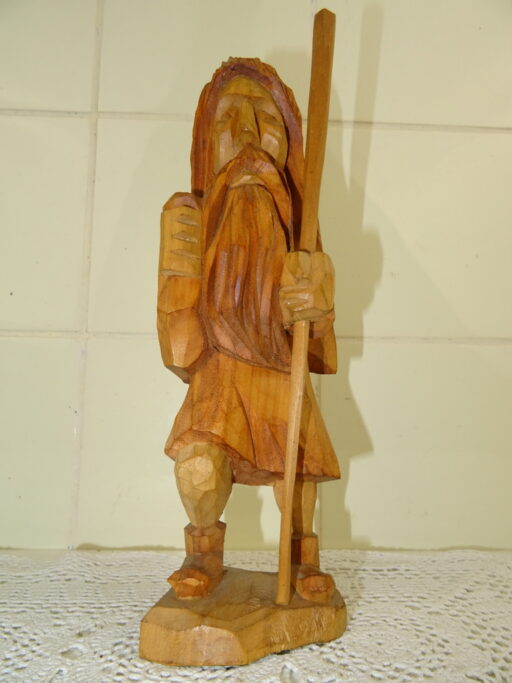 Alternative view of Antiek houten beeld Heilige man