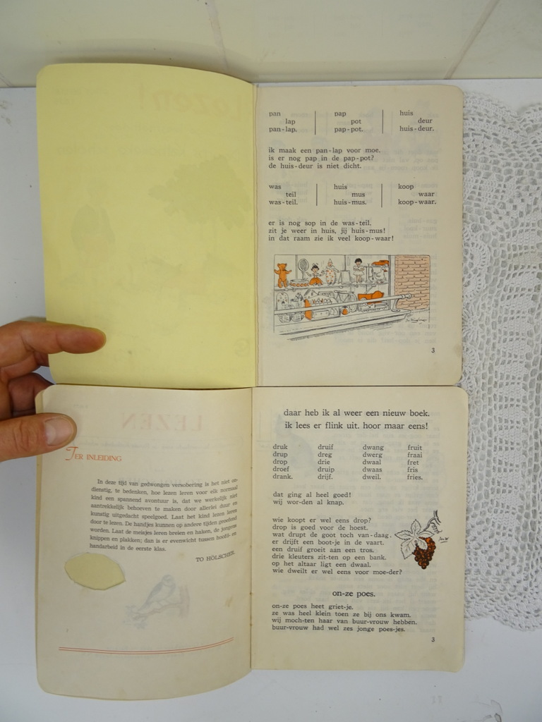 Twee antieke schoolboekjes Lezen! Twee antieke schoolboekjes Lezen!