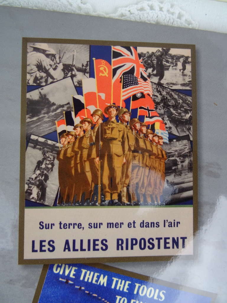 Zes replica propaganda posters geallieerden
