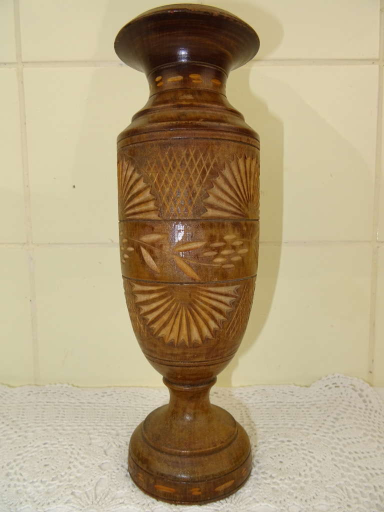 Antieke houten vaas