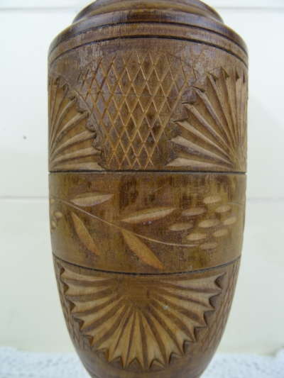 Antieke houten vaas