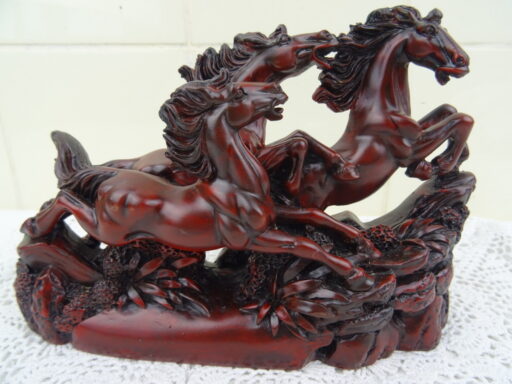 Beeld galopperende paarden