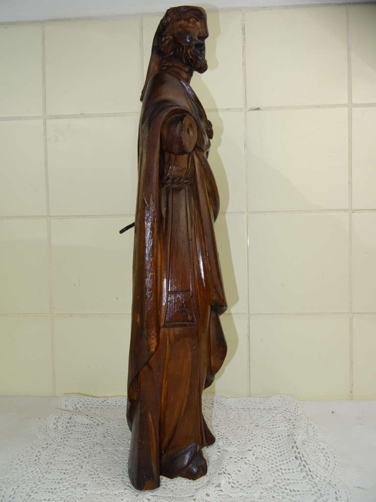 Antiek houten beeld bisschop