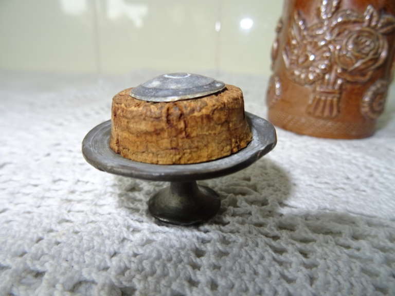 Antiek aardewerk tabakspotje