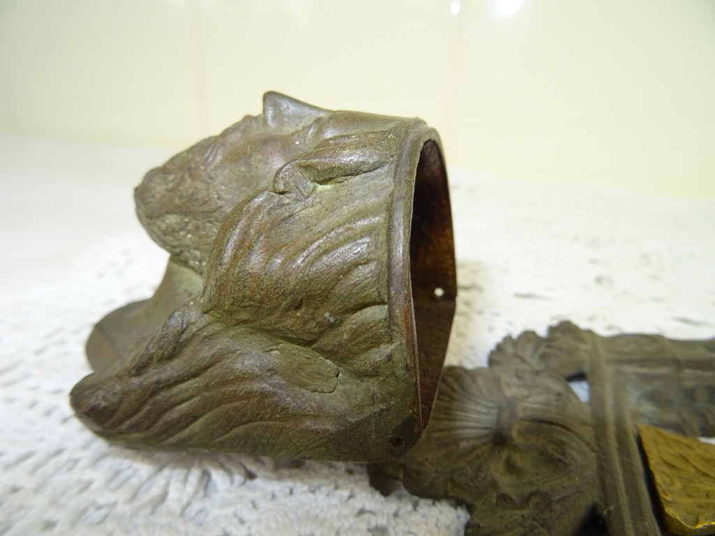 Antiek bronzen wijwatervat - Afbeelding 14