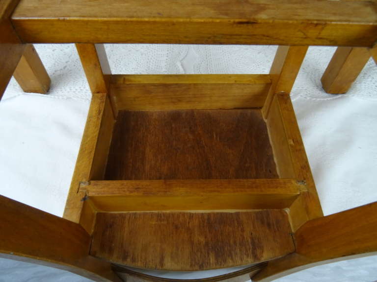 Vintage houten schooltafeltje met stoel