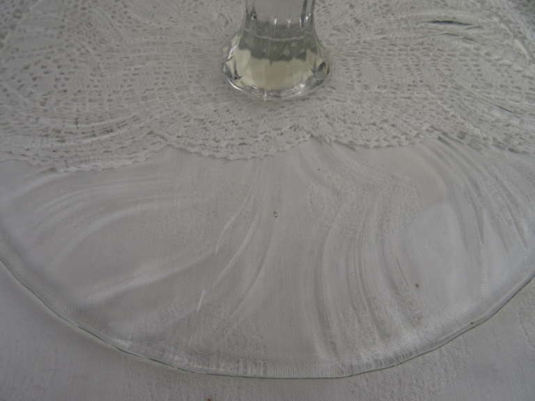 Antiek taartplateau van glas