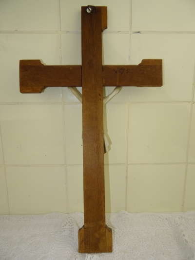 Antiek kruis met Corpus Christi