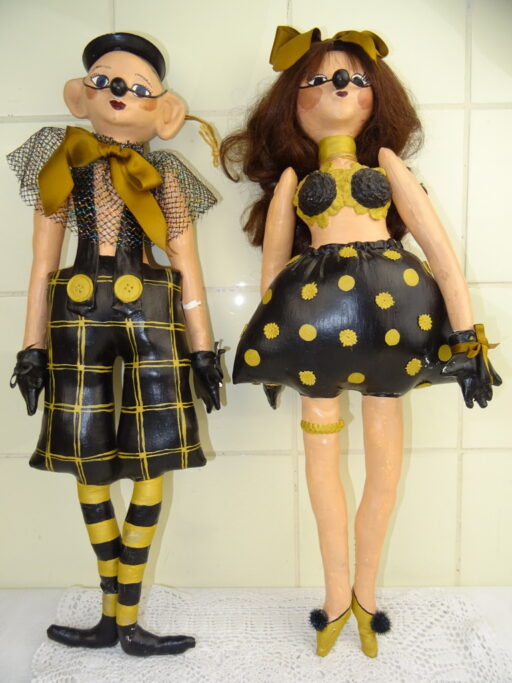 Twee lieflijke clown poppen