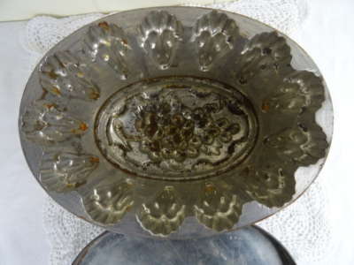 Antieke metalen puddingvorm