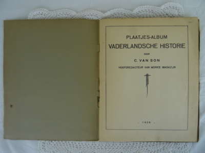 Antiek plaatjesalbum Vaderlandsche Historie uit 1926