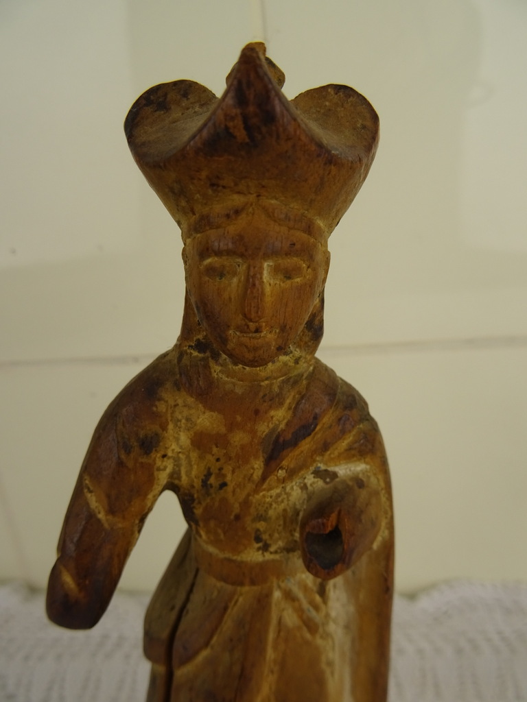 Houten beeldje Heilige man uit circa 1800 - Afbeelding 2