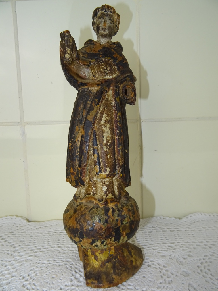 Houten beeldje monnik uit circa 1750
