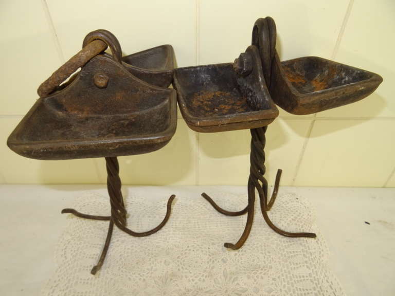 Antieke metalen zeepbakjes kledinghangers mijnen