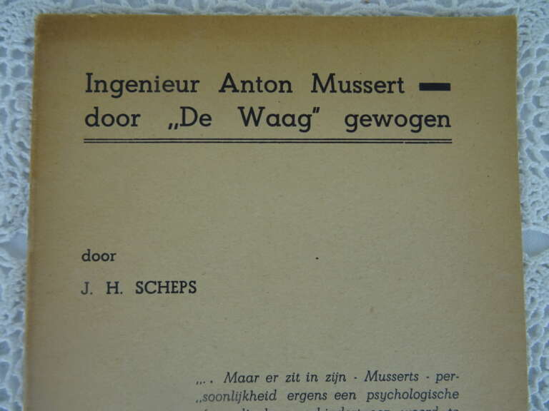 Ingenieur Anton Mussert door de waag gewogen J H Scheps