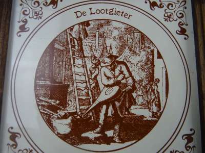 Antieke tegel De Lootgieter